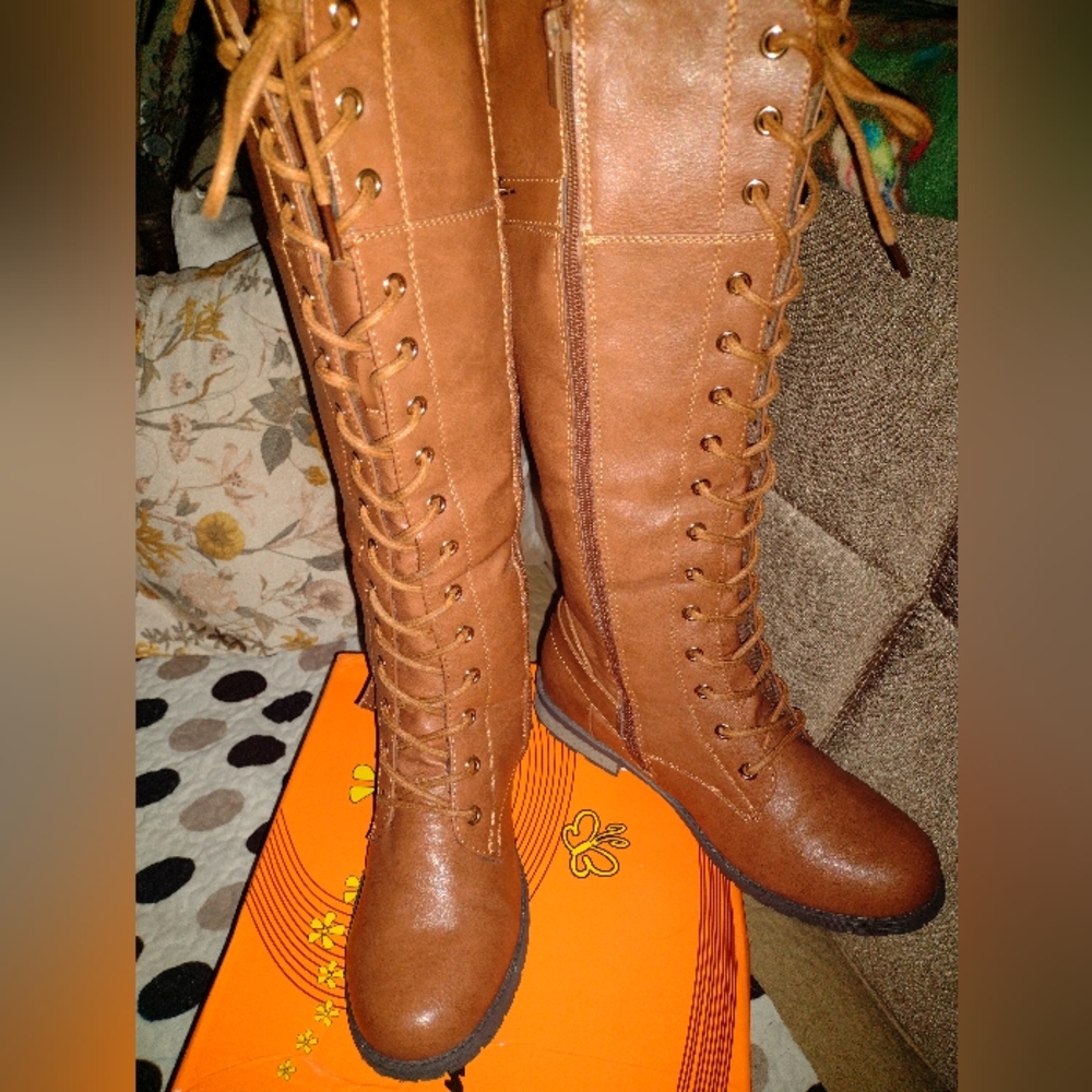 SZ 9 Women's lace up front w/zipper on side